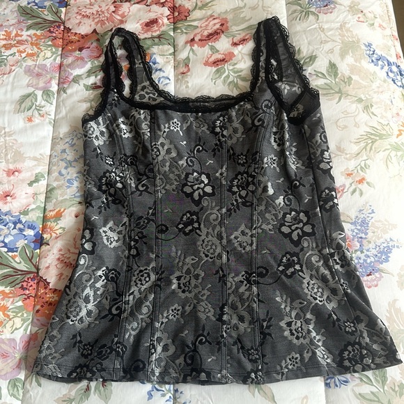 *Black and gray flowered camisole with lace - Picture 3 of 3